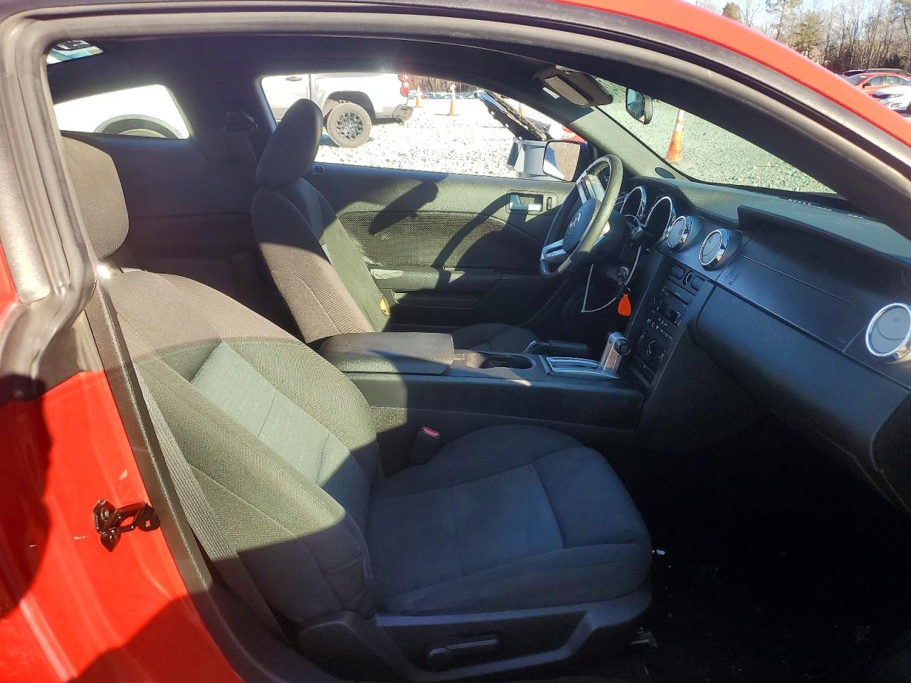 2007 FORD MUSTANG photo 28