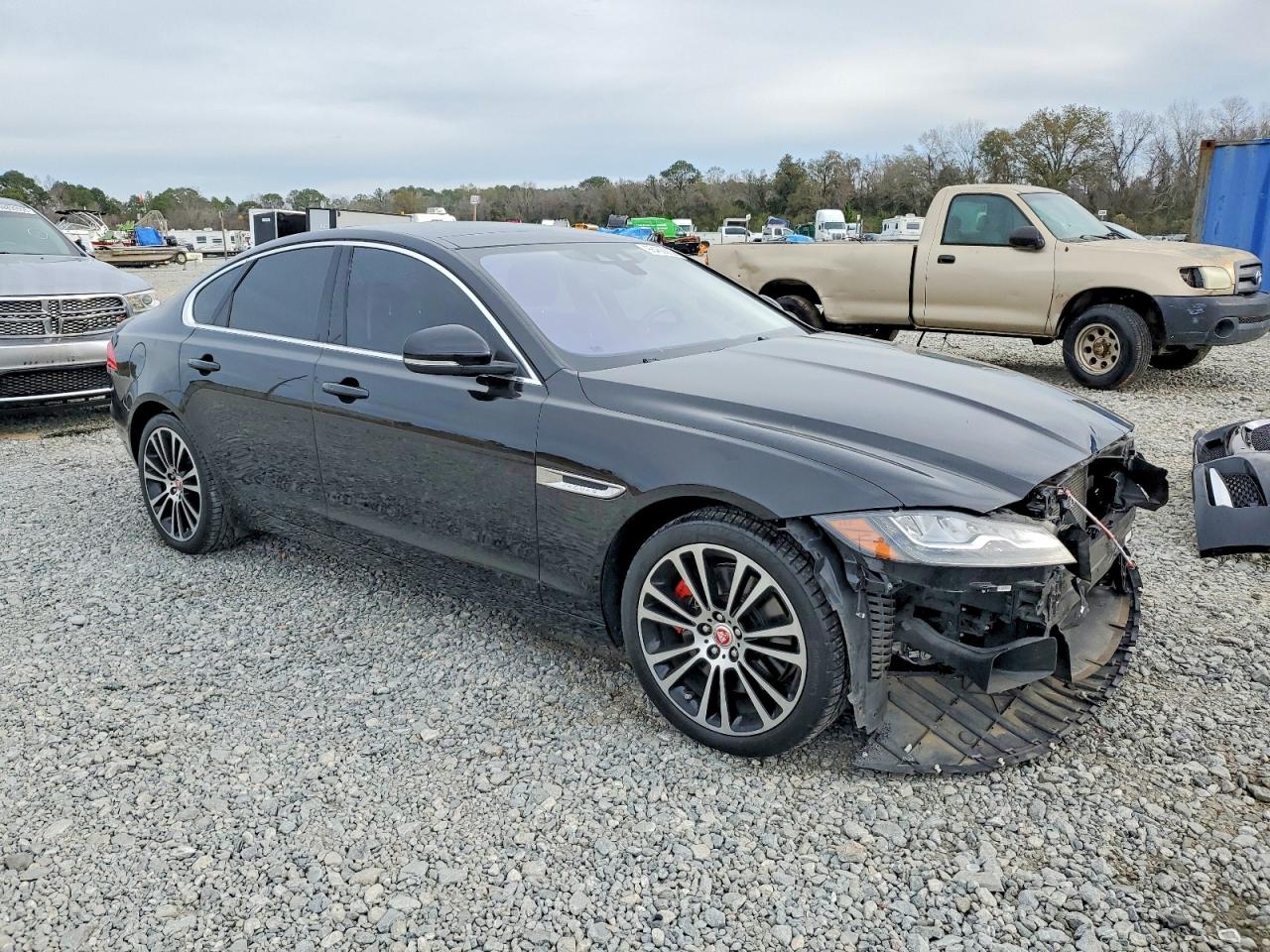 2016 JAGUAR XF PRESTIGE photo 4