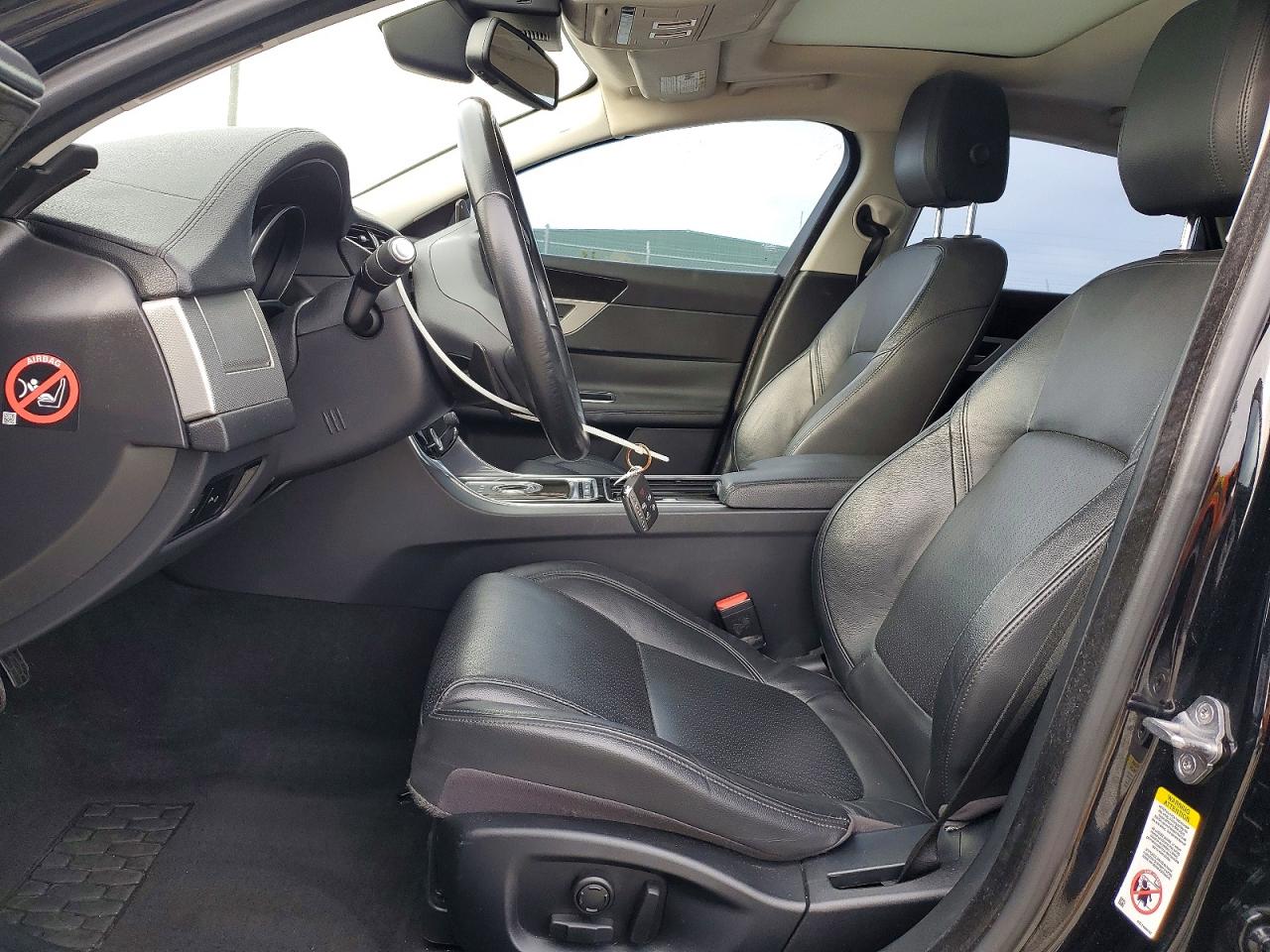 2016 JAGUAR XF PRESTIGE photo 7