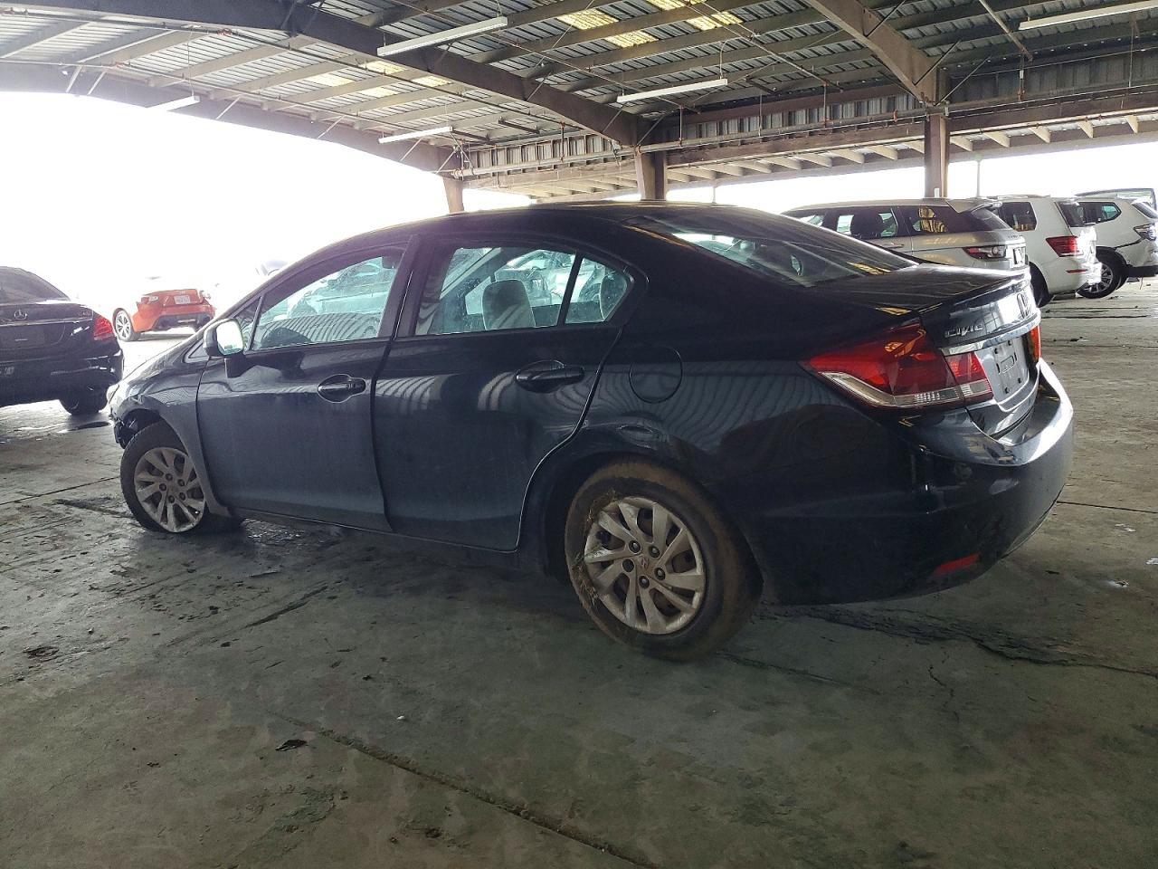 2013 HONDA CIVIC LX photo 2