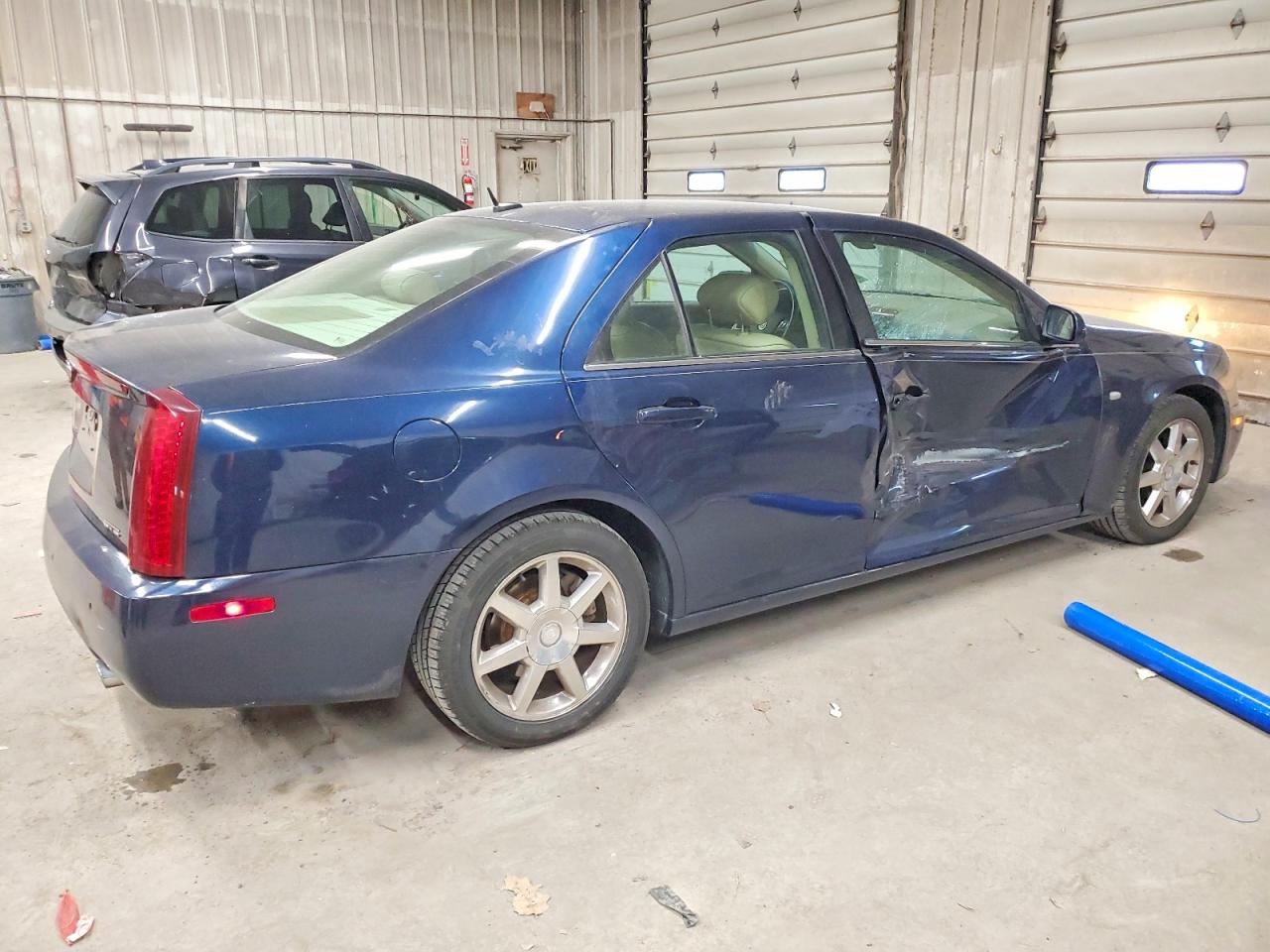 2005 CADILLAC STS photo 5