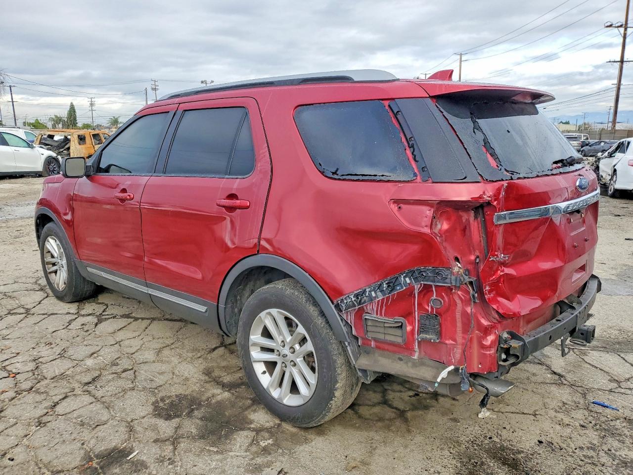 2016 FORD EXPLORER XLT photo 2
