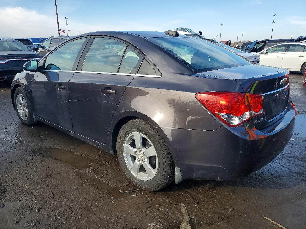 2015 CHEVROLET CRUZE LT photo 2
