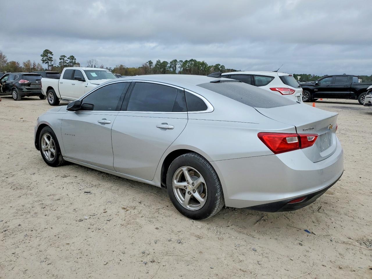 2016 CHEVROLET MALIBU LS photo 3