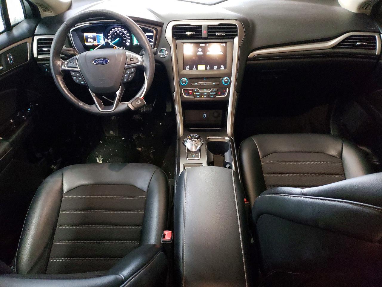2017 FORD FUSION SE photo 8