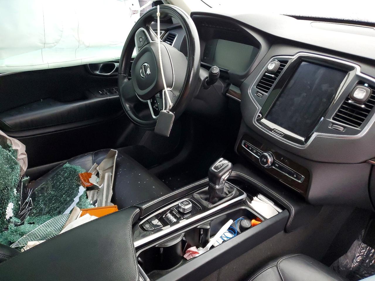 2019 VOLVO XC90 T5 MOMENTUM photo 7