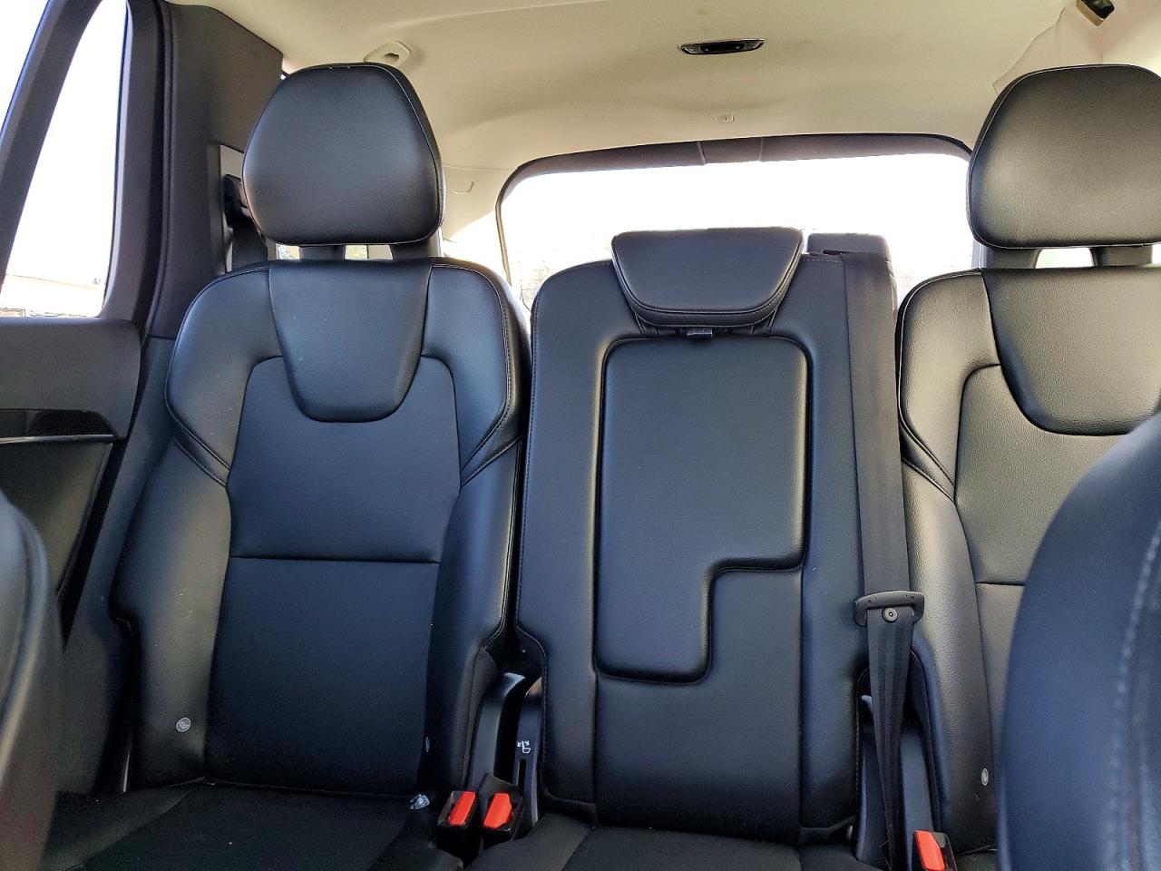 2019 VOLVO XC90 T5 MOMENTUM photo 10