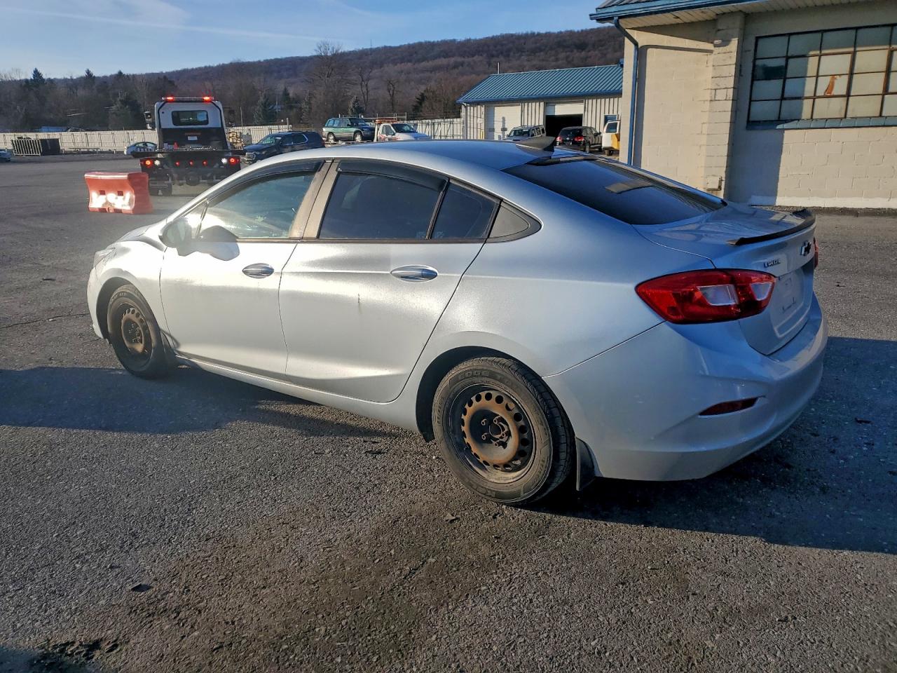 2017 CHEVROLET CRUZE LS photo 4