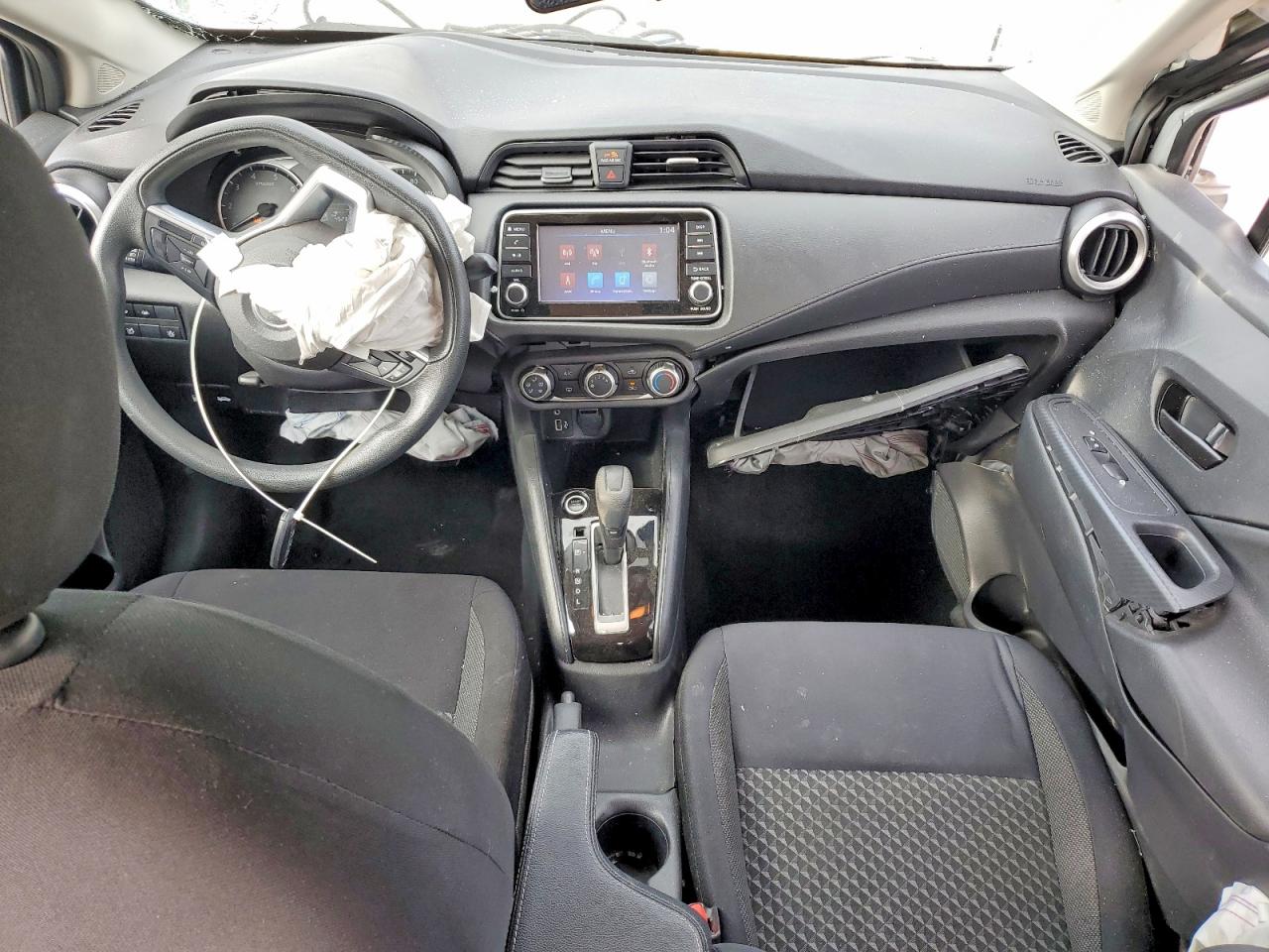 2020 NISSAN VERSA S photo 22