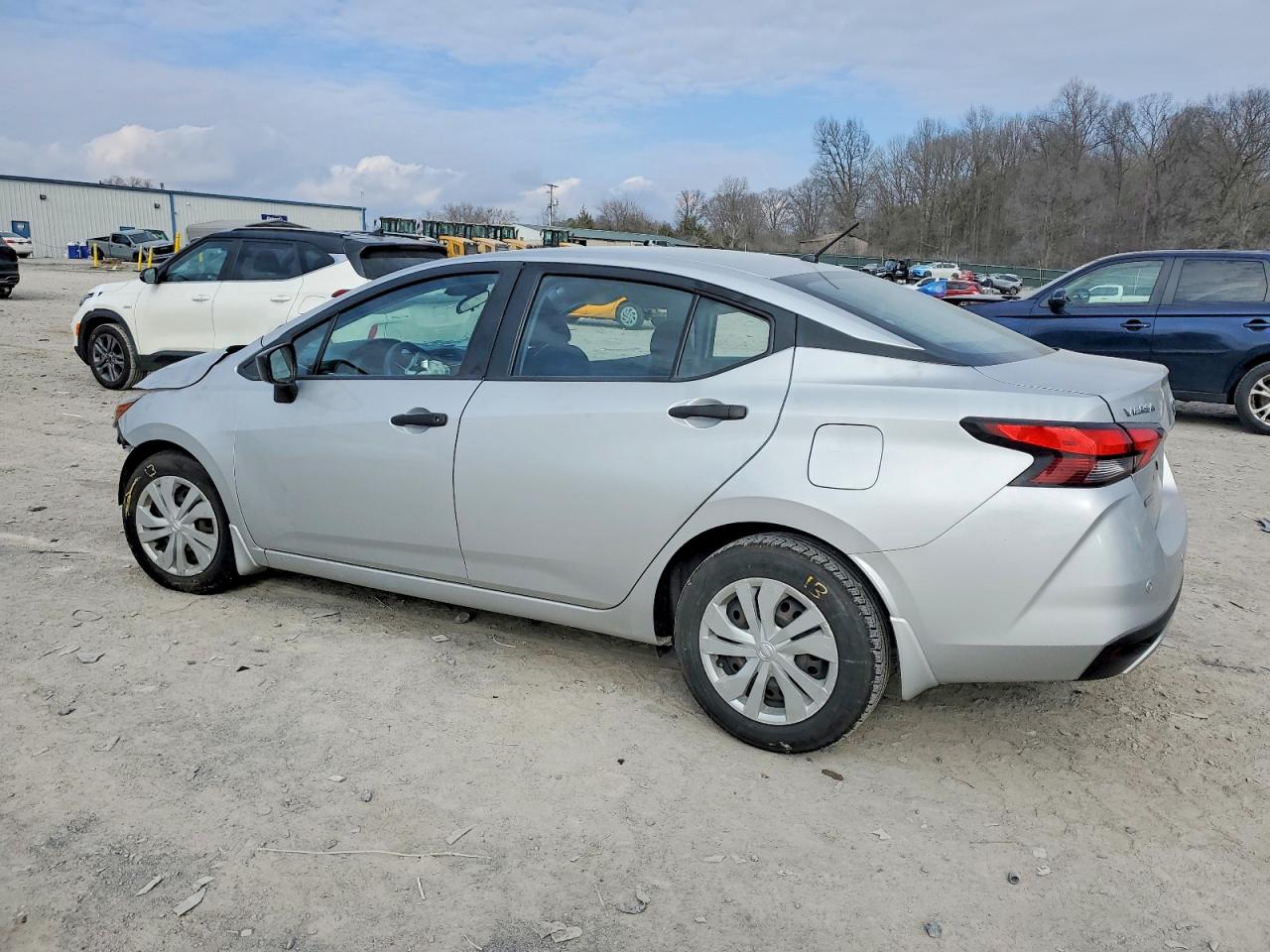 2020 NISSAN VERSA S photo 4