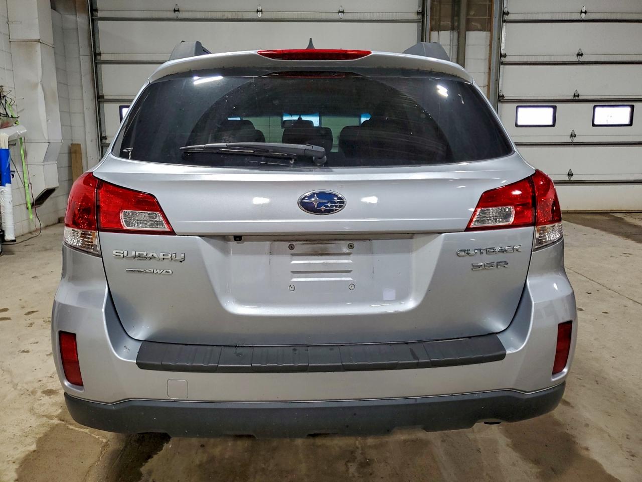 2012 SUBARU OUTBACK 3.6R LIMITED photo 11