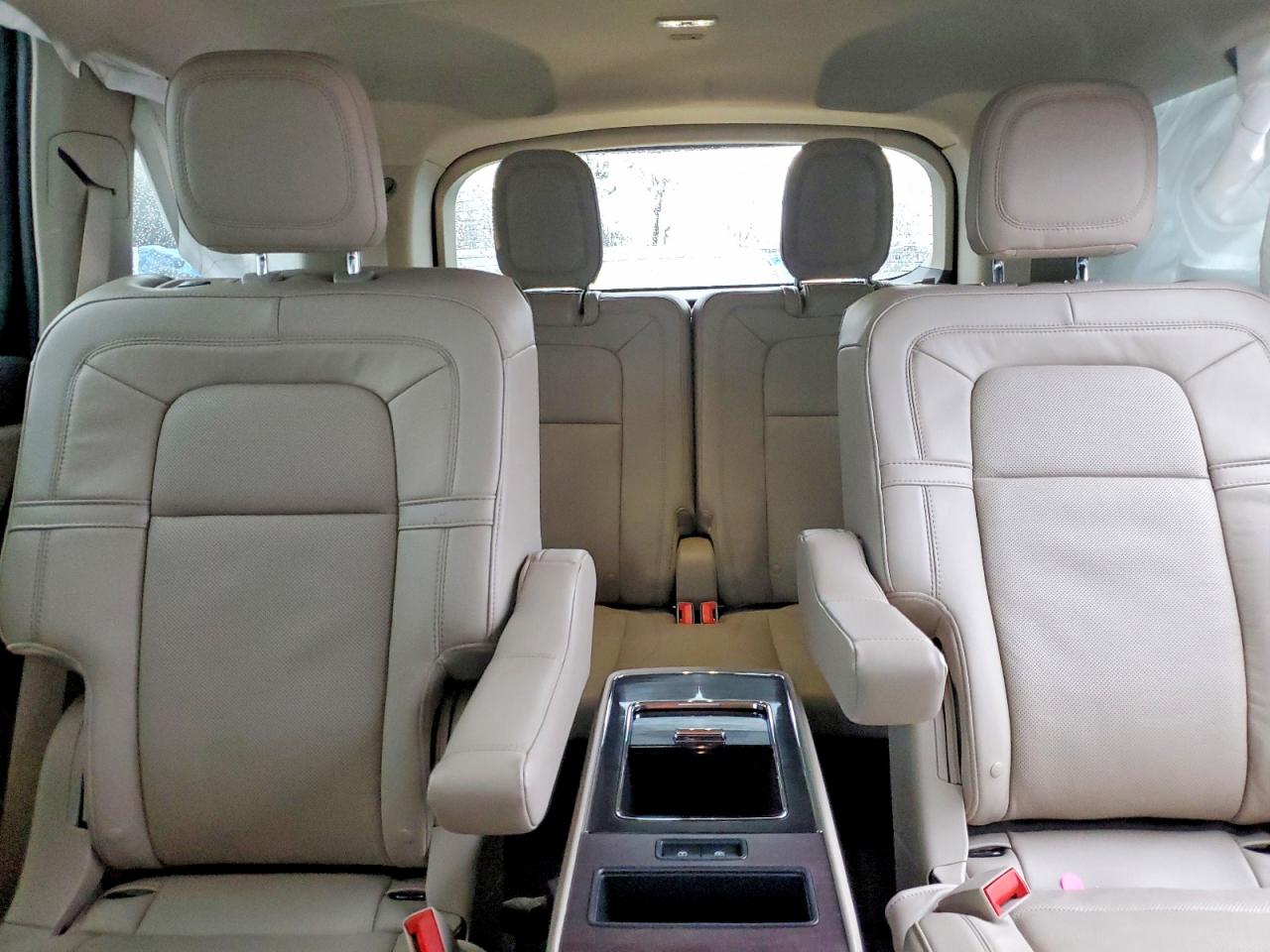 2024 LINCOLN AVIATOR RESERVE photo 10