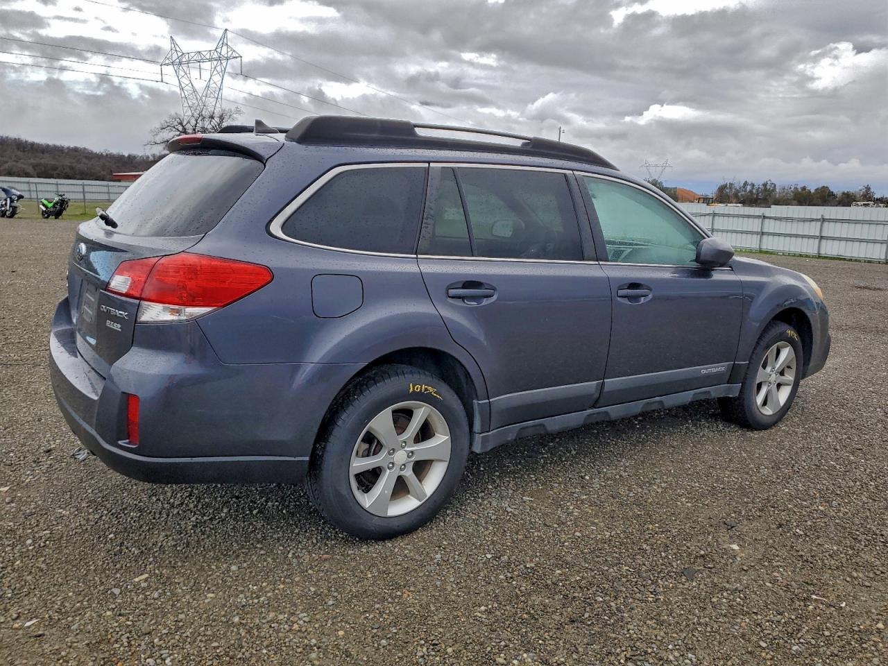 2014 SUBARU OUTBACK 2.5I PREMIUM photo 3