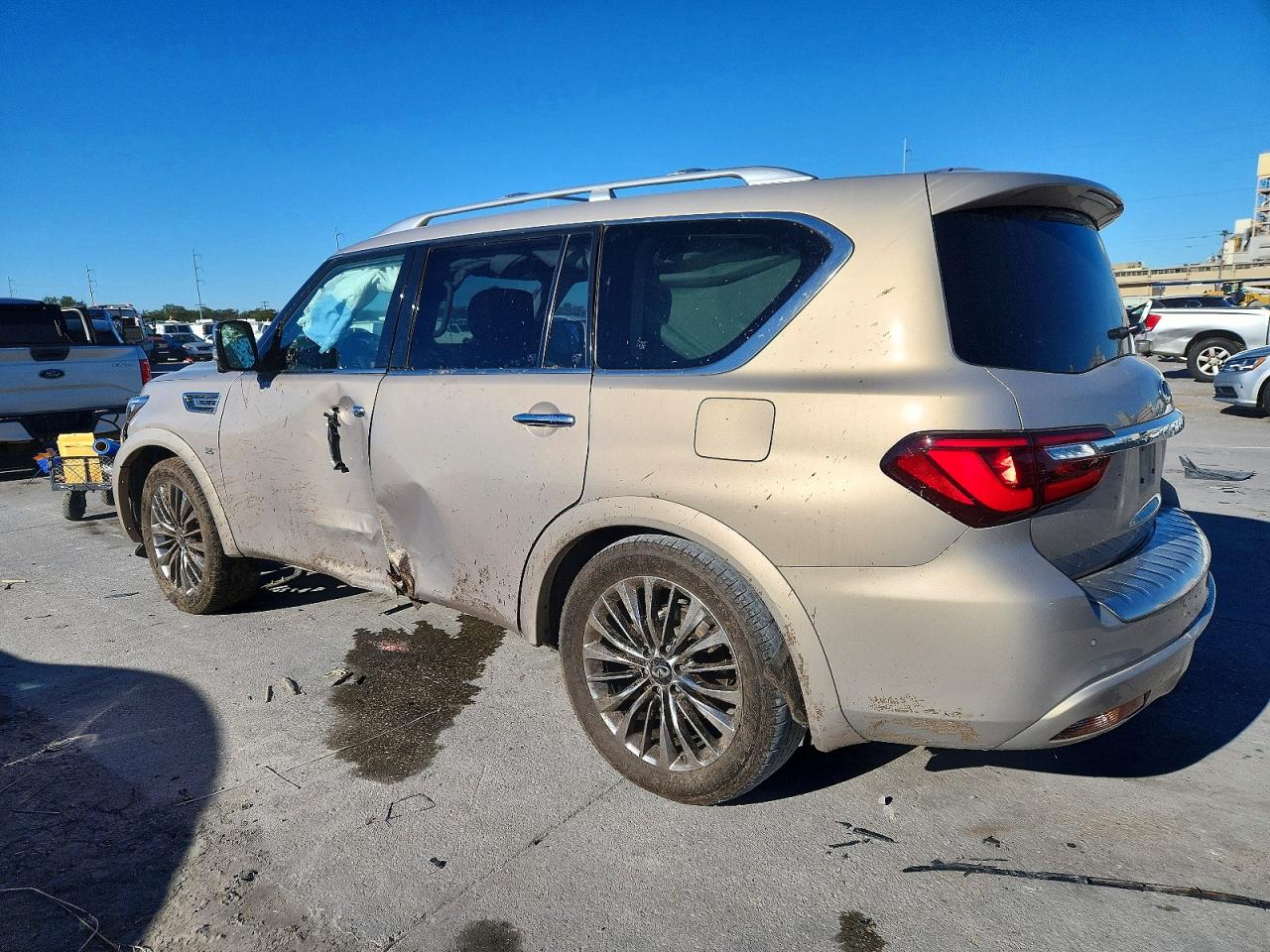 2020 INFINITI QX80 LUXE photo 2