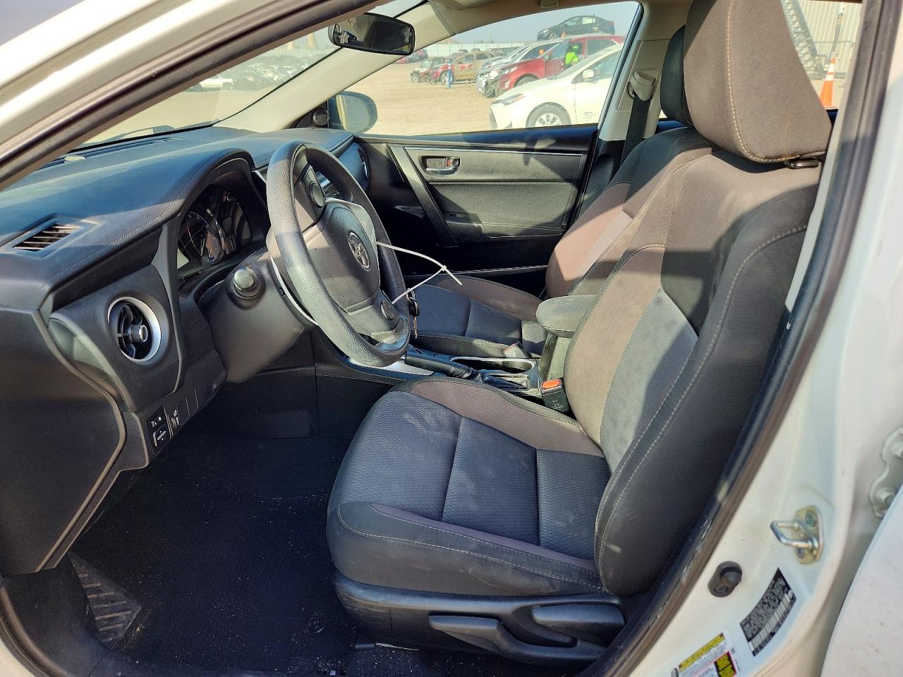 2017 TOYOTA COROLLA L photo 13