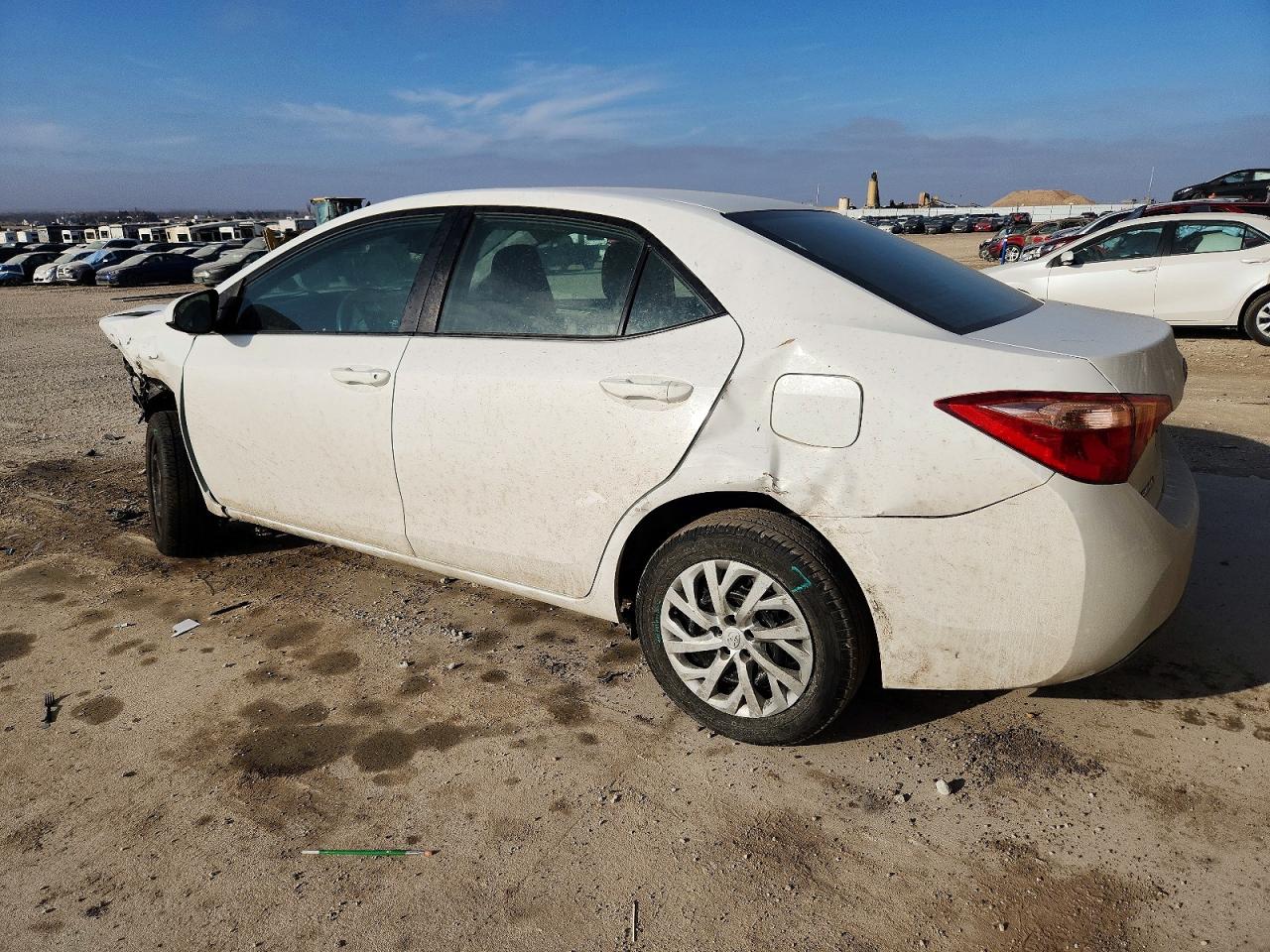 2017 TOYOTA COROLLA L photo 3
