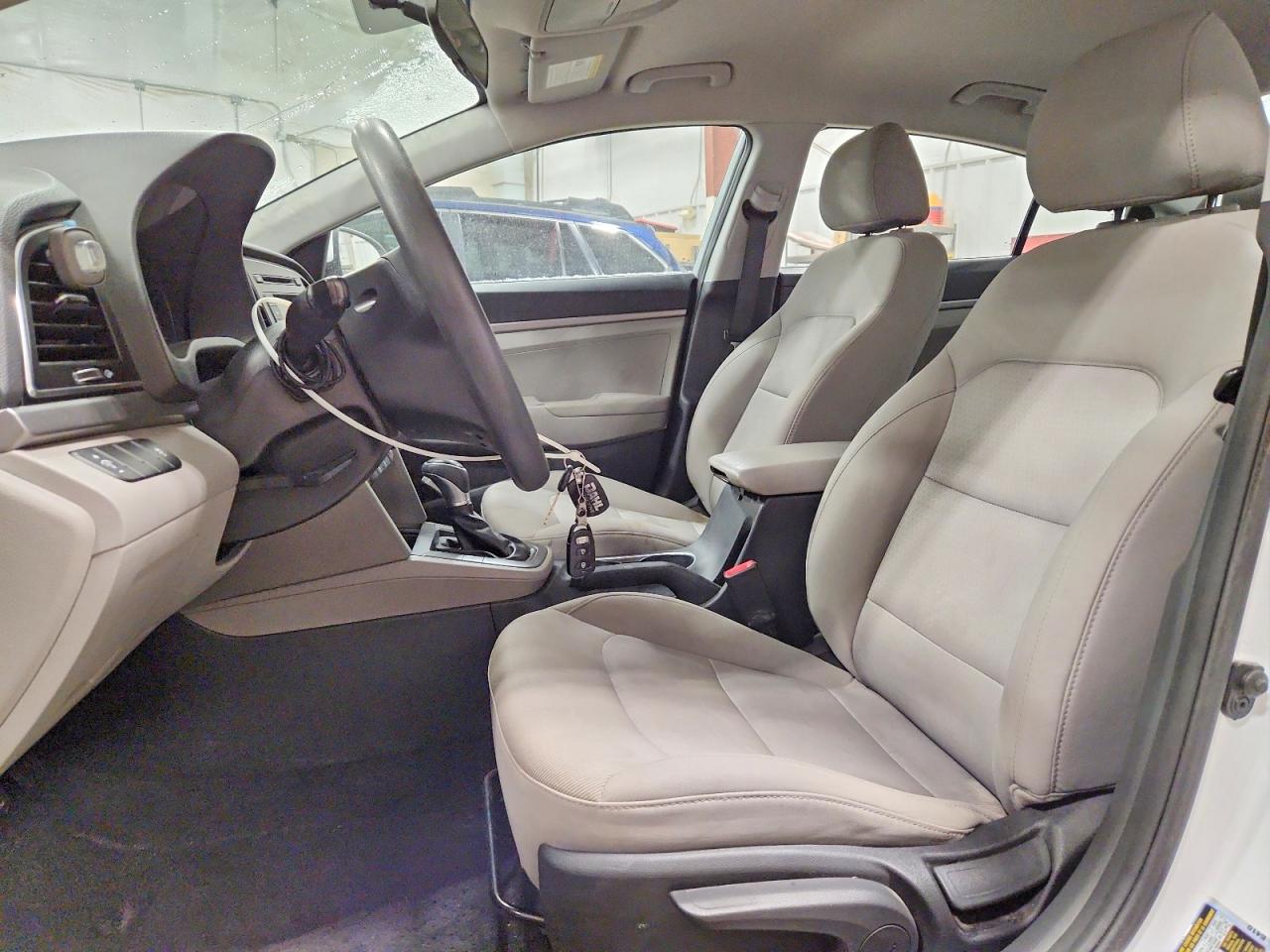 2017 HYUNDAI ELANTRA SE photo 7
