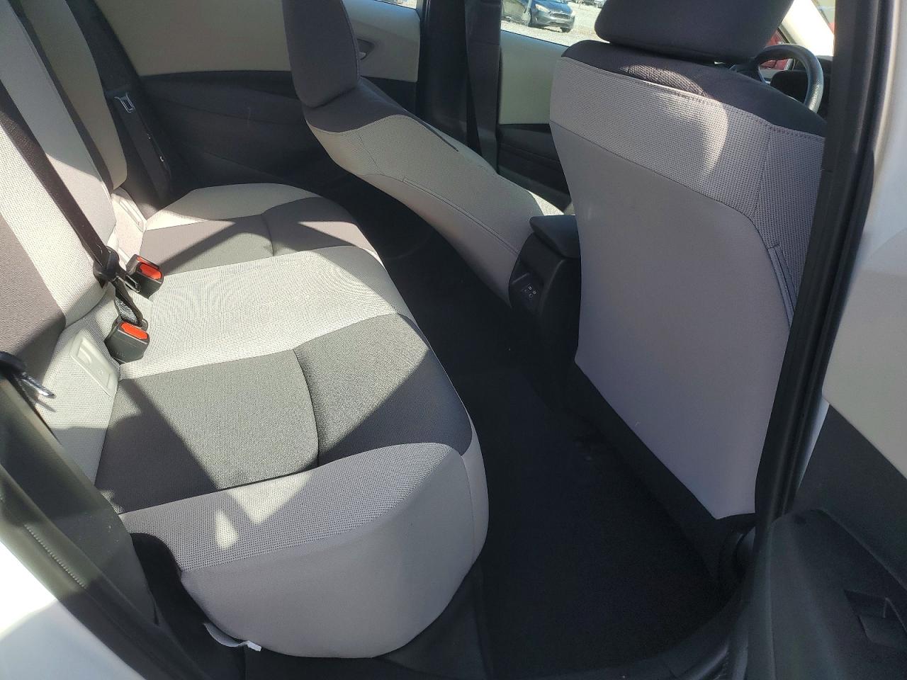 2025 TOYOTA COROLLA LE photo 19