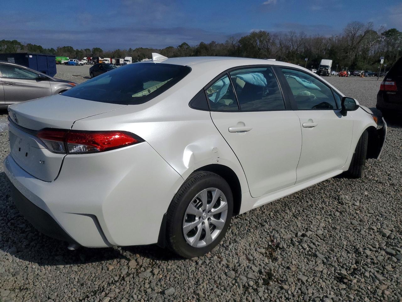 2025 TOYOTA COROLLA LE photo 5