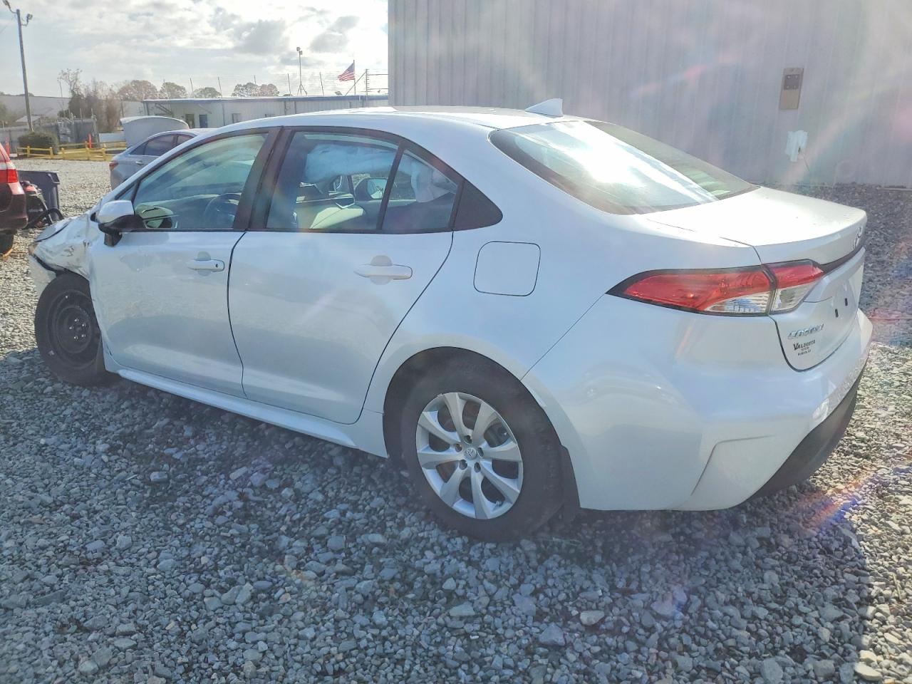 2025 TOYOTA COROLLA LE photo 3