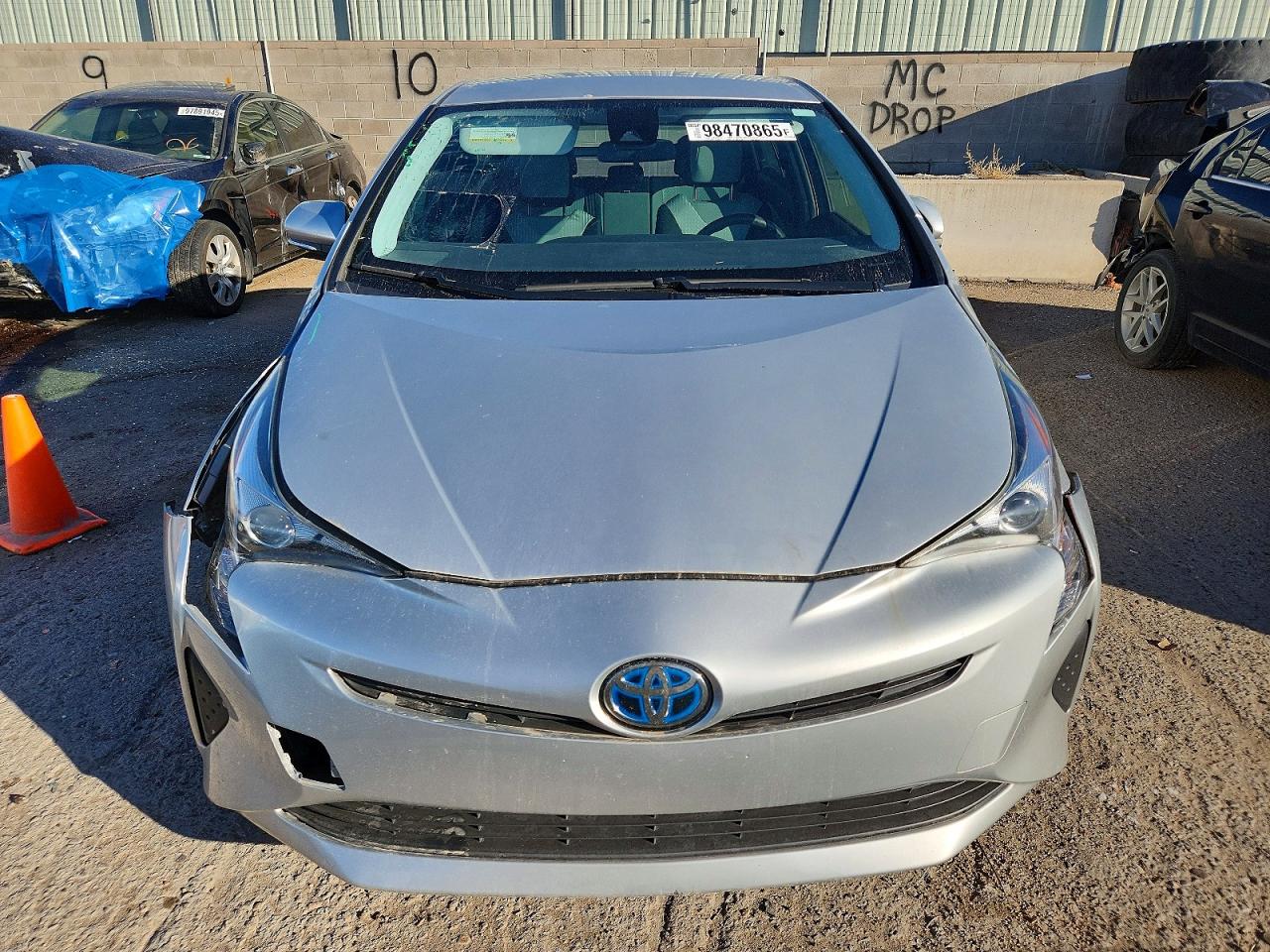 2017 TOYOTA PRIUS photo 5