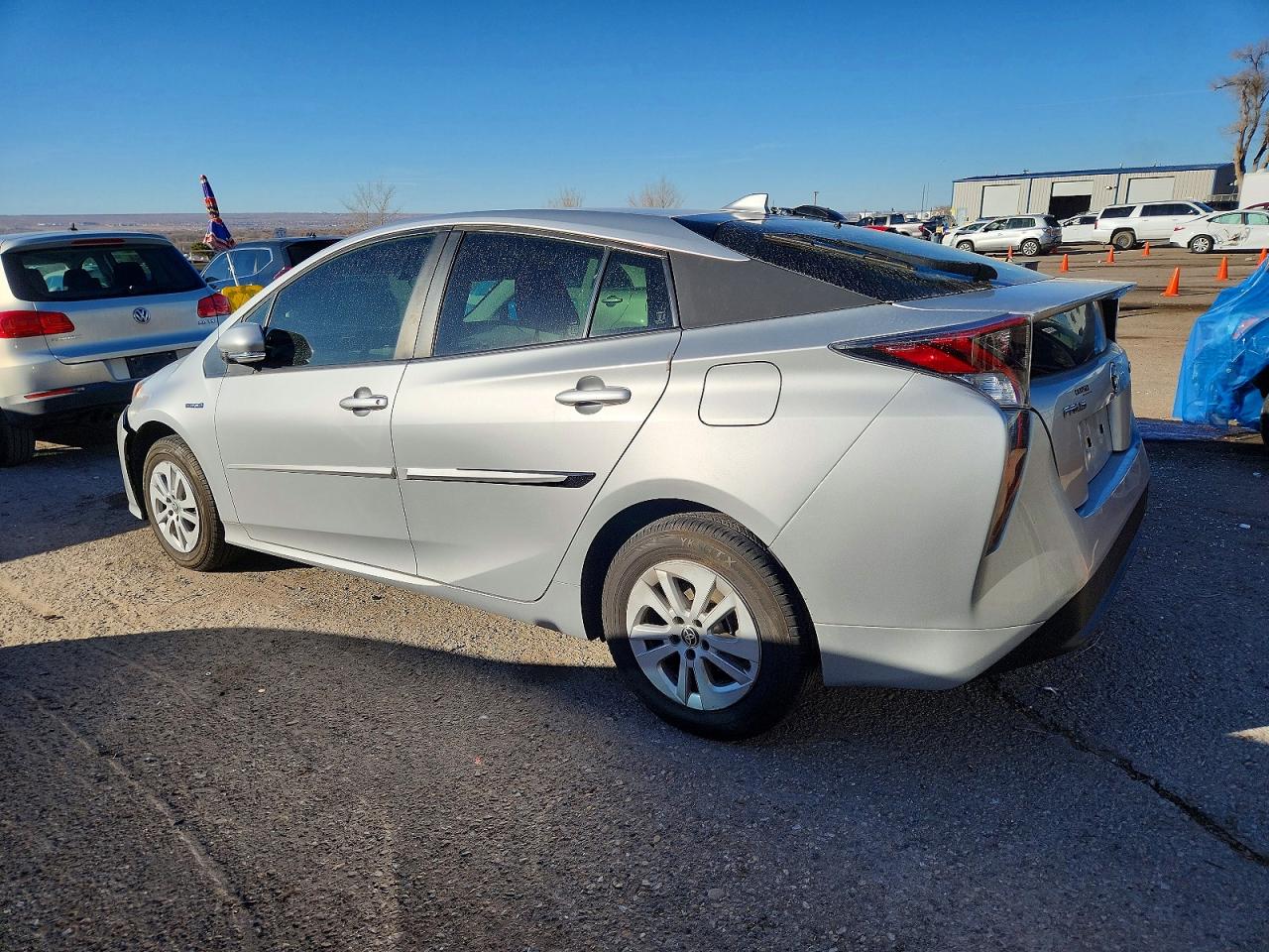 2017 TOYOTA PRIUS photo 2