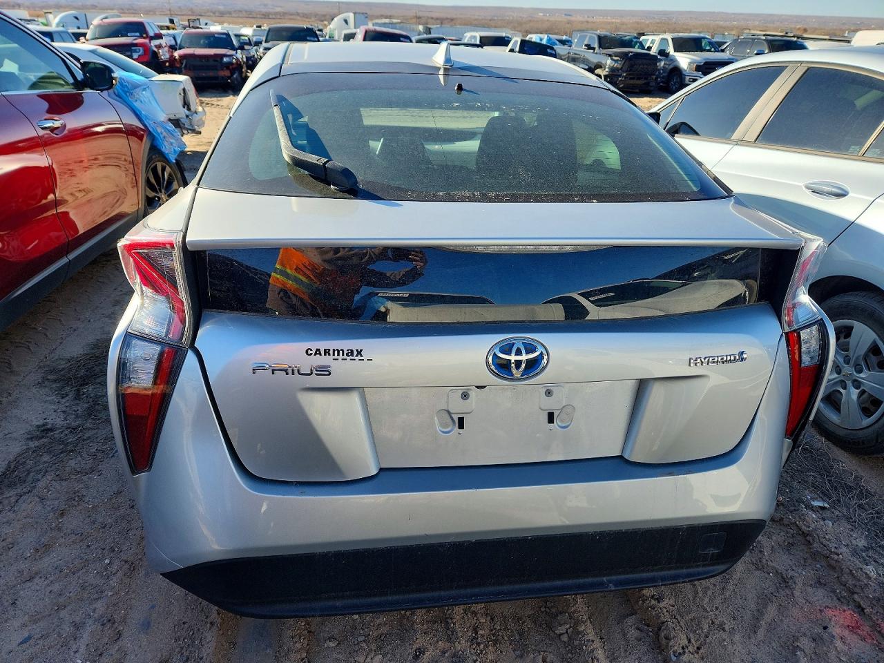 2017 TOYOTA PRIUS photo 6
