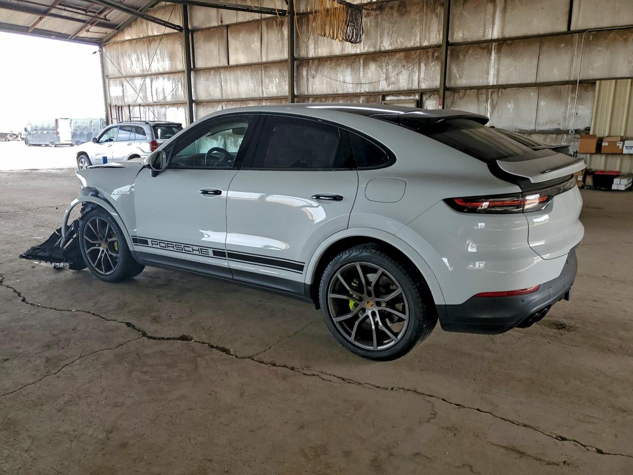 2021 PORSCHE CAYENNE E HYBRID COUPE photo 2