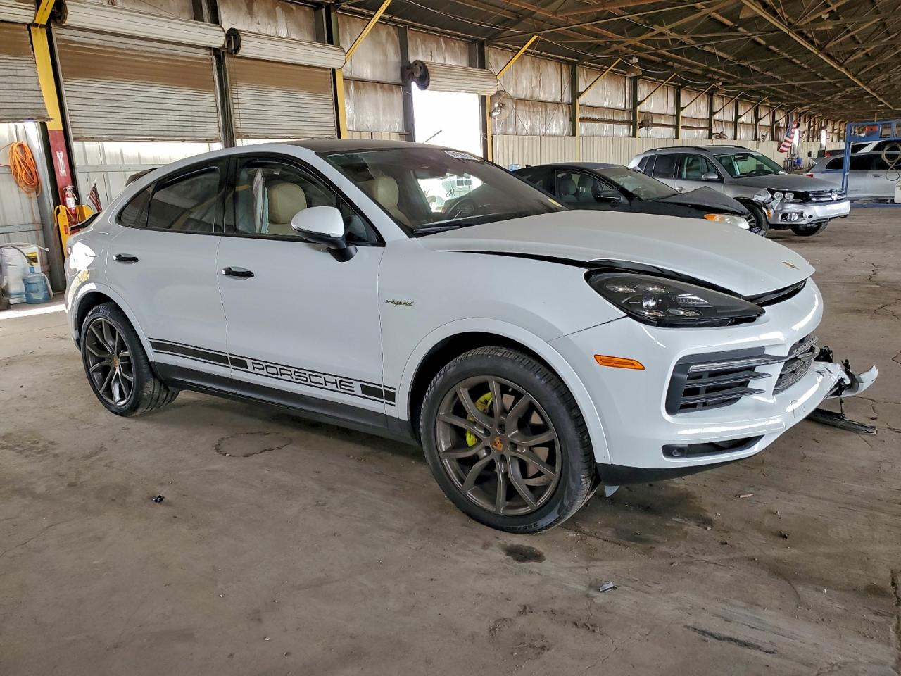 2021 PORSCHE CAYENNE E HYBRID COUPE photo 4