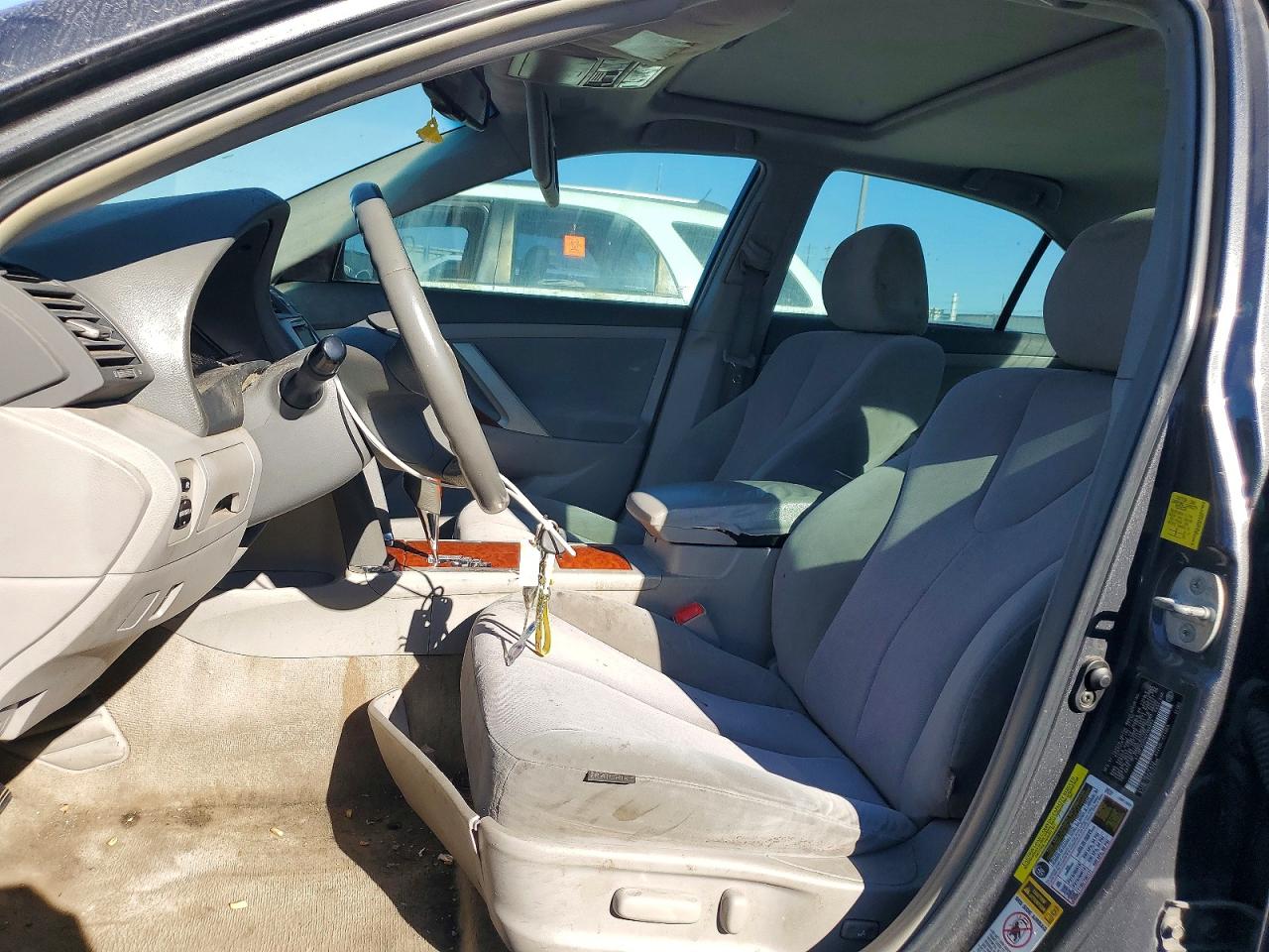 2011 TOYOTA CAMRY BASE photo 7