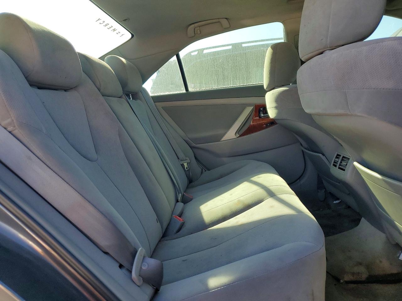 2011 TOYOTA CAMRY BASE photo 10