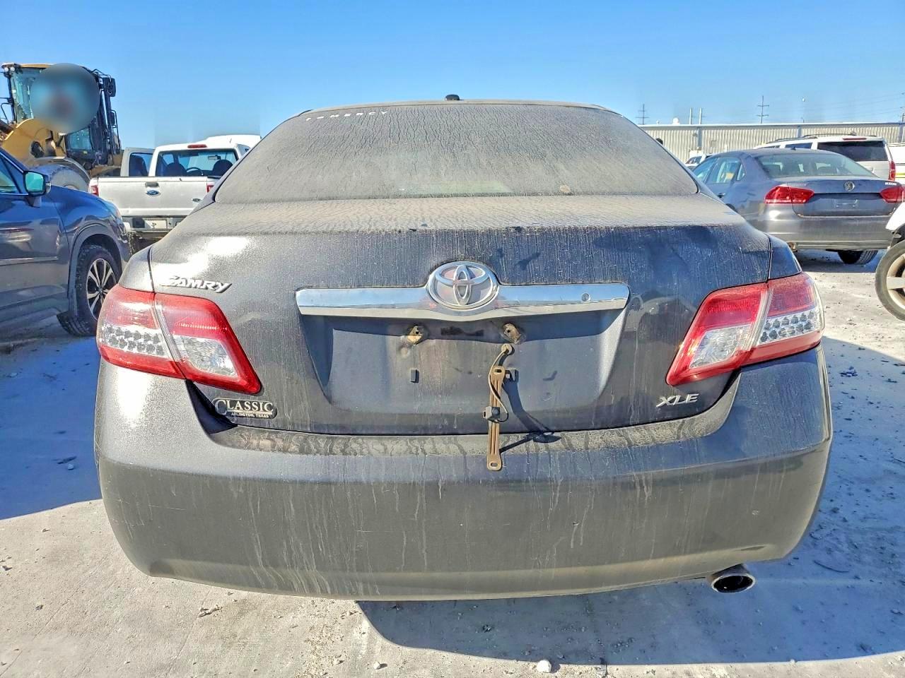 2011 TOYOTA CAMRY BASE photo 6