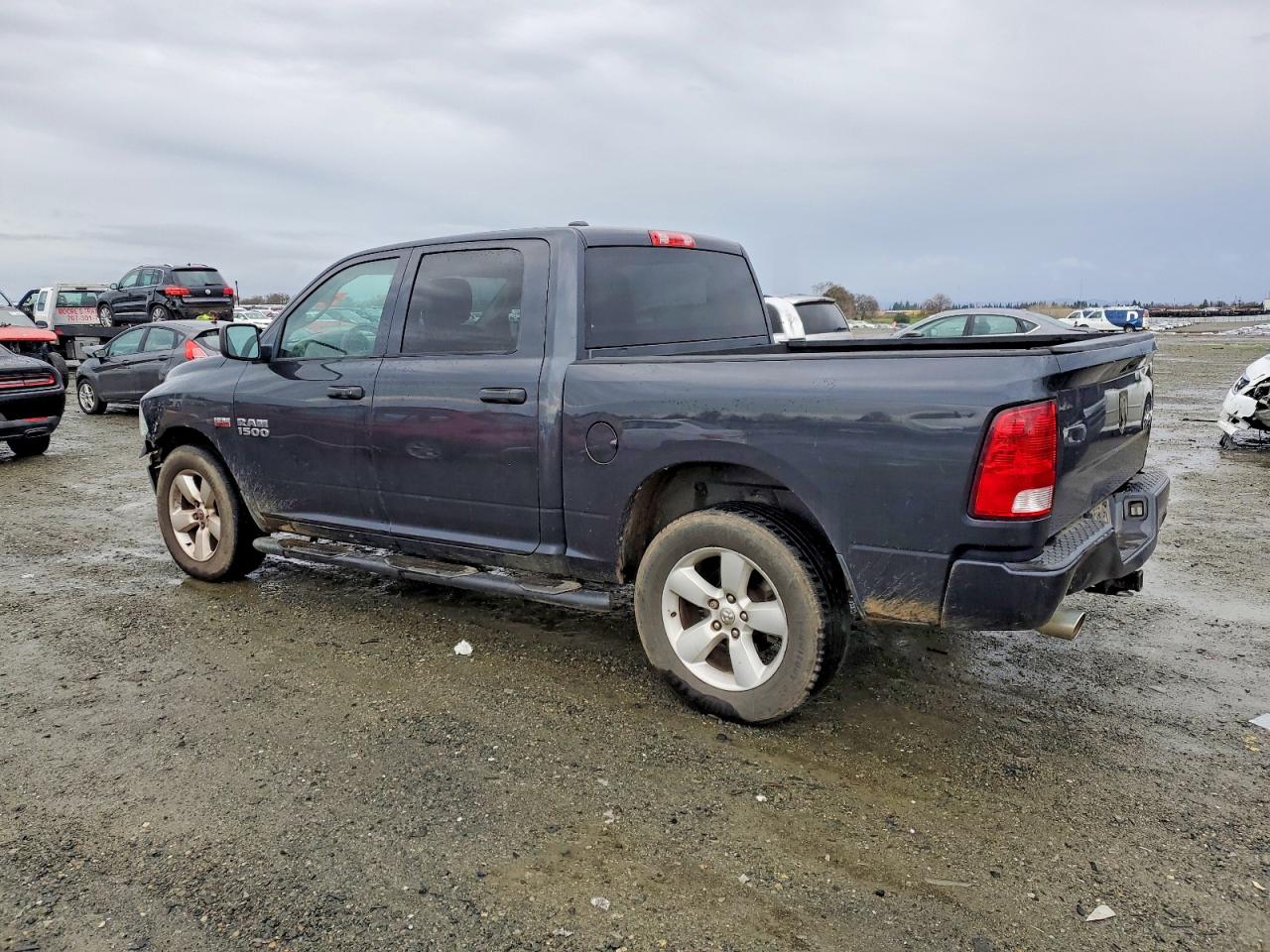 2014 RAM 1500 ST photo 4