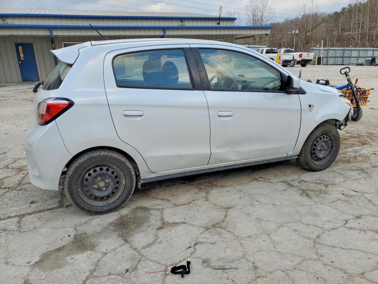 2024 MITSUBISHI MIRAGE ES photo 3