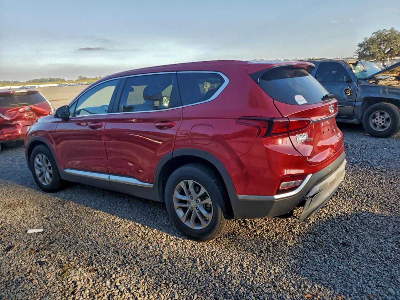 2019 HYUNDAI SANTA FE SE photo 2