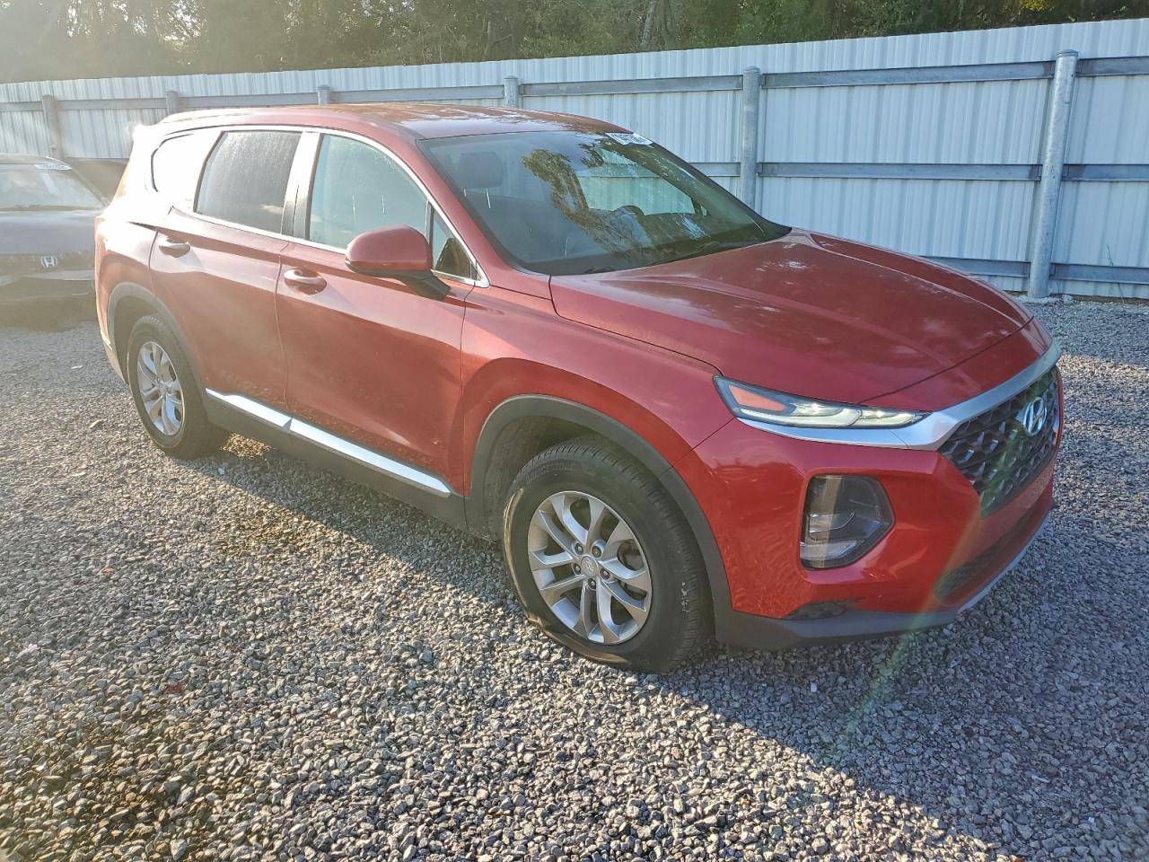 2019 HYUNDAI SANTA FE SE photo 4