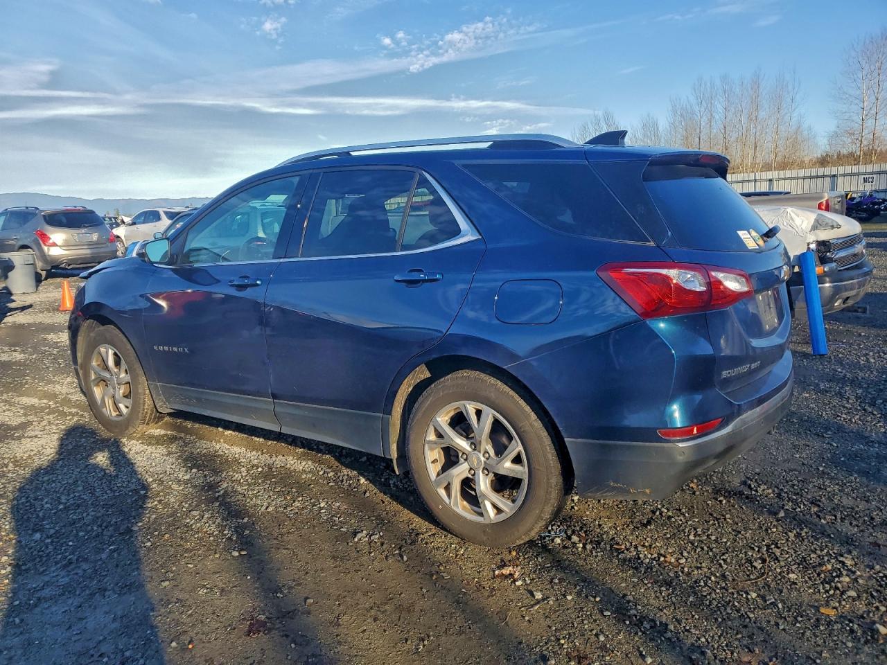 2019 CHEVROLET EQUINOX LT photo 2
