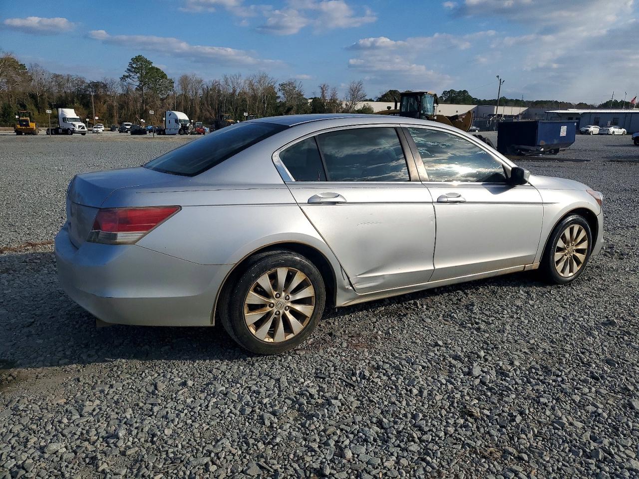2008 HONDA ACCORD LX photo 3