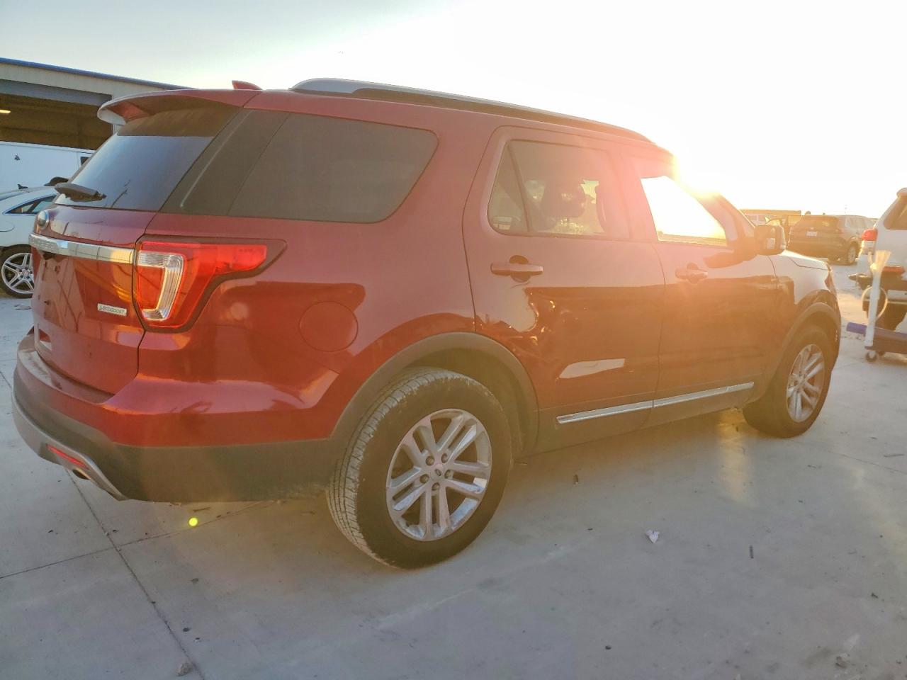 2016 FORD EXPLORER XLT photo 7