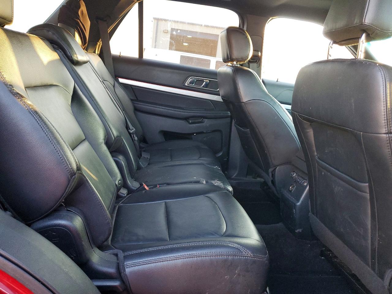 2016 FORD EXPLORER XLT photo 28