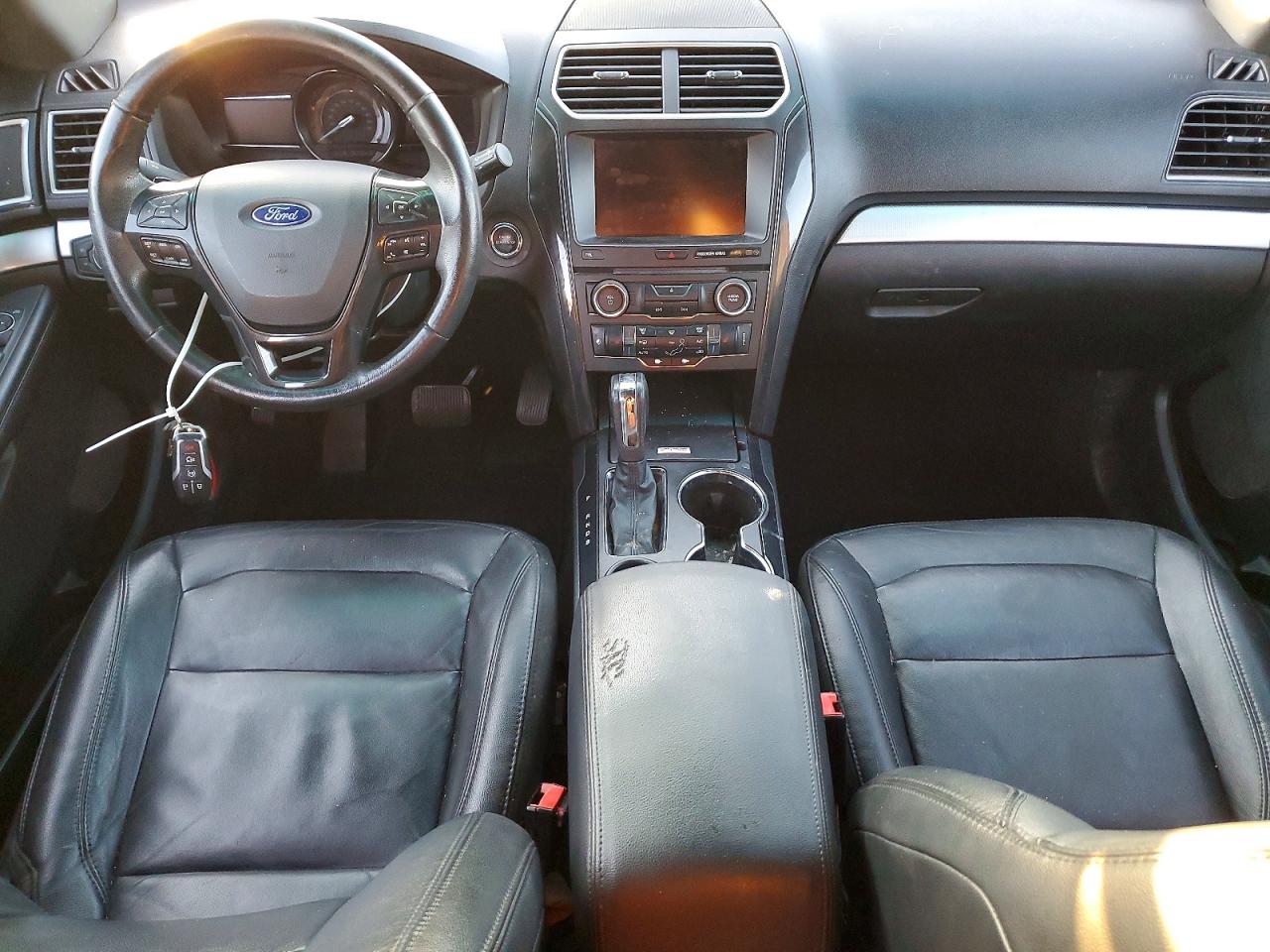 2016 FORD EXPLORER XLT photo 22