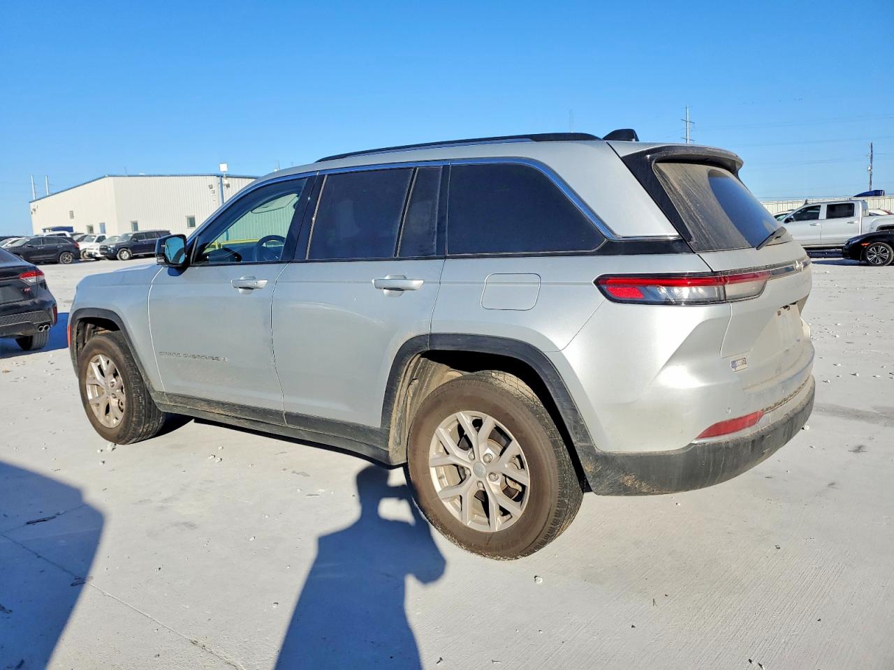 2022 JEEP GRAND CHEROKEE LIMITED photo 2