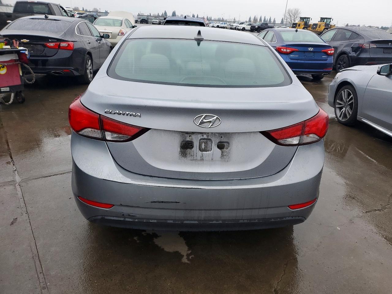 2015 HYUNDAI ELANTRA SE photo 6