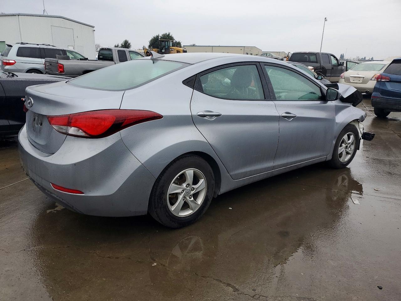 2015 HYUNDAI ELANTRA SE photo 3