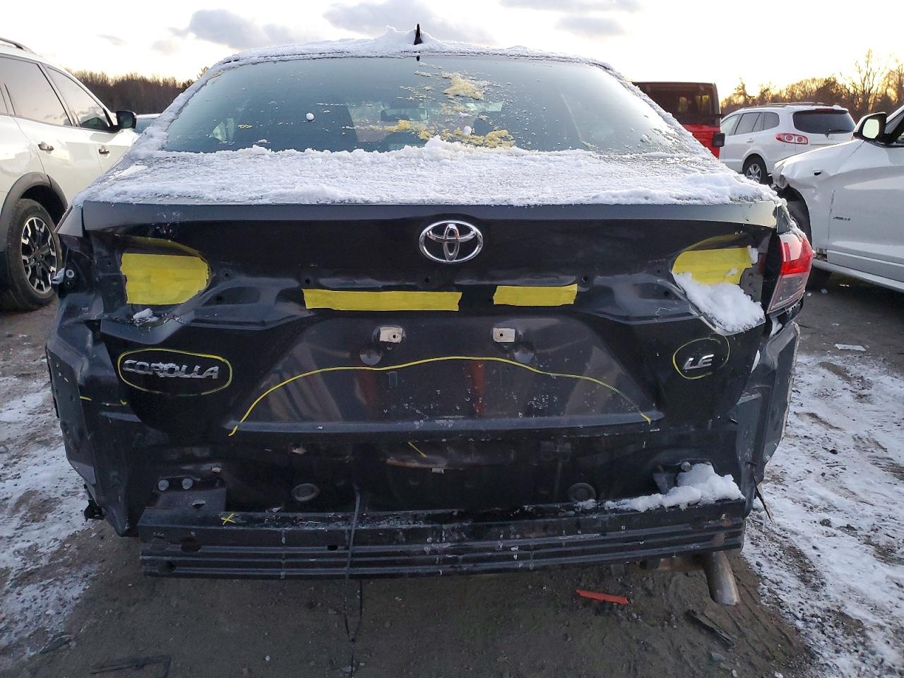 2021 TOYOTA COROLLA LE photo 6