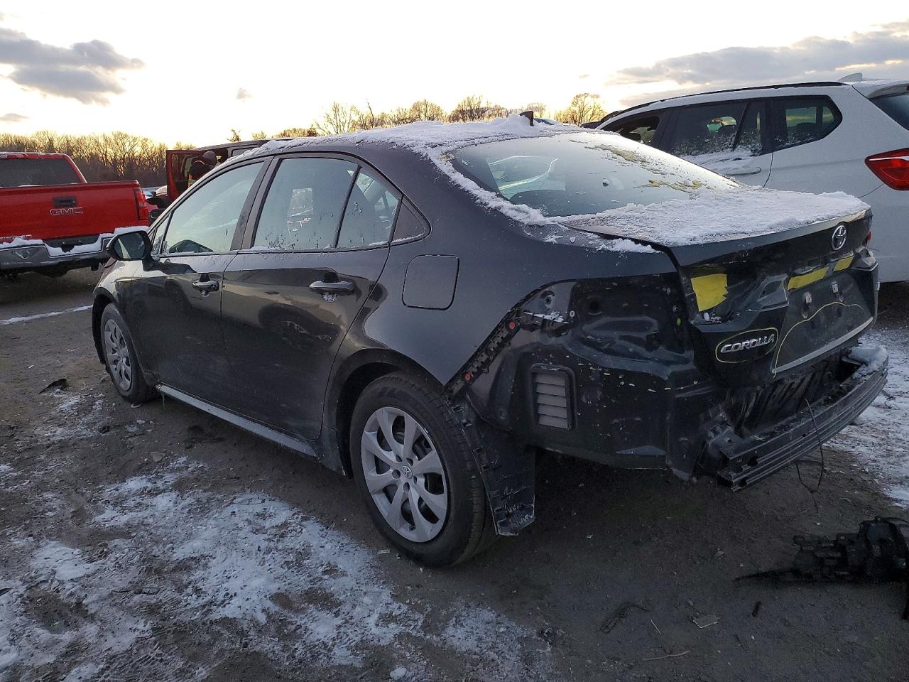 2021 TOYOTA COROLLA LE photo 2