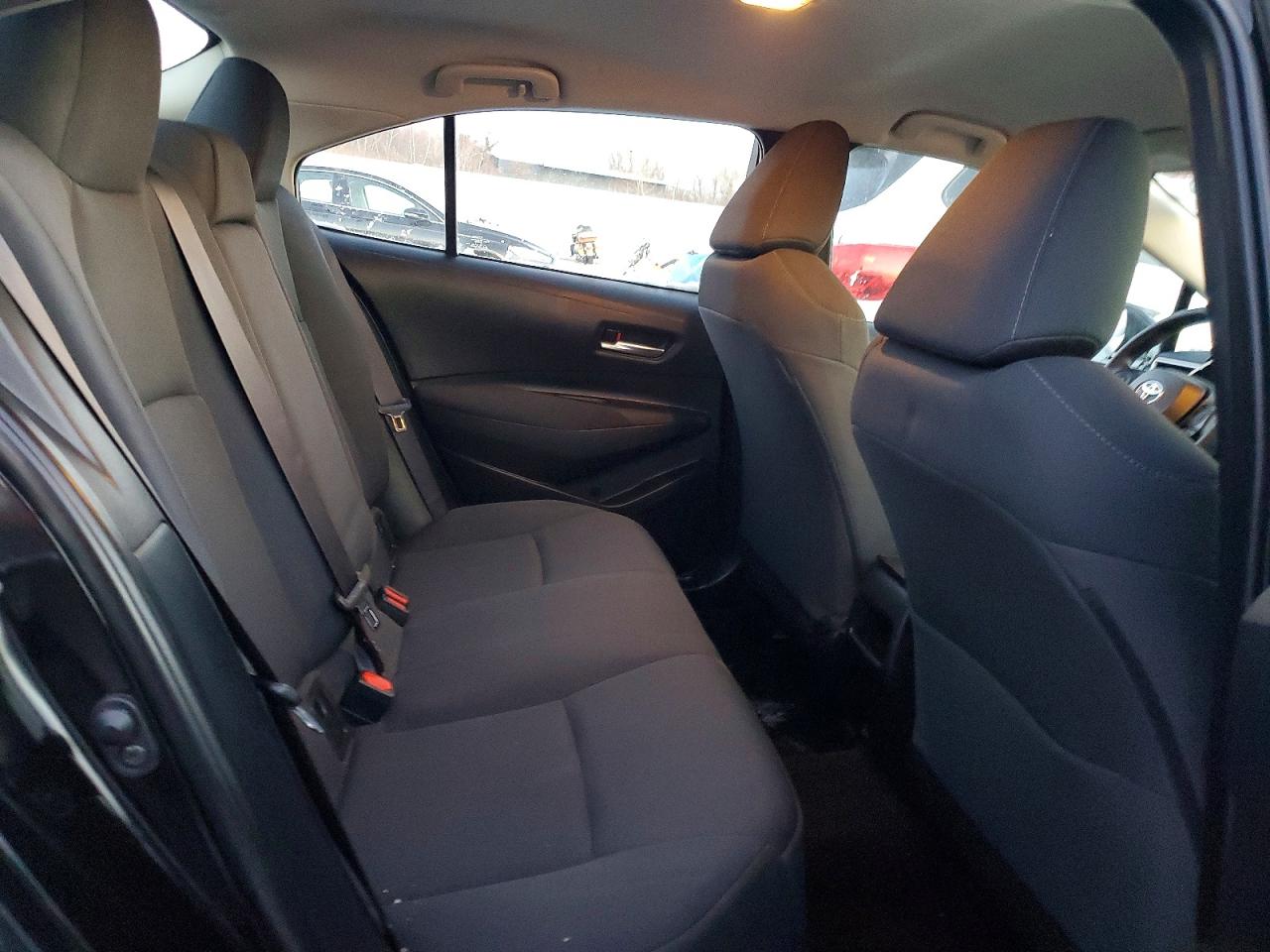 2021 TOYOTA COROLLA LE photo 10