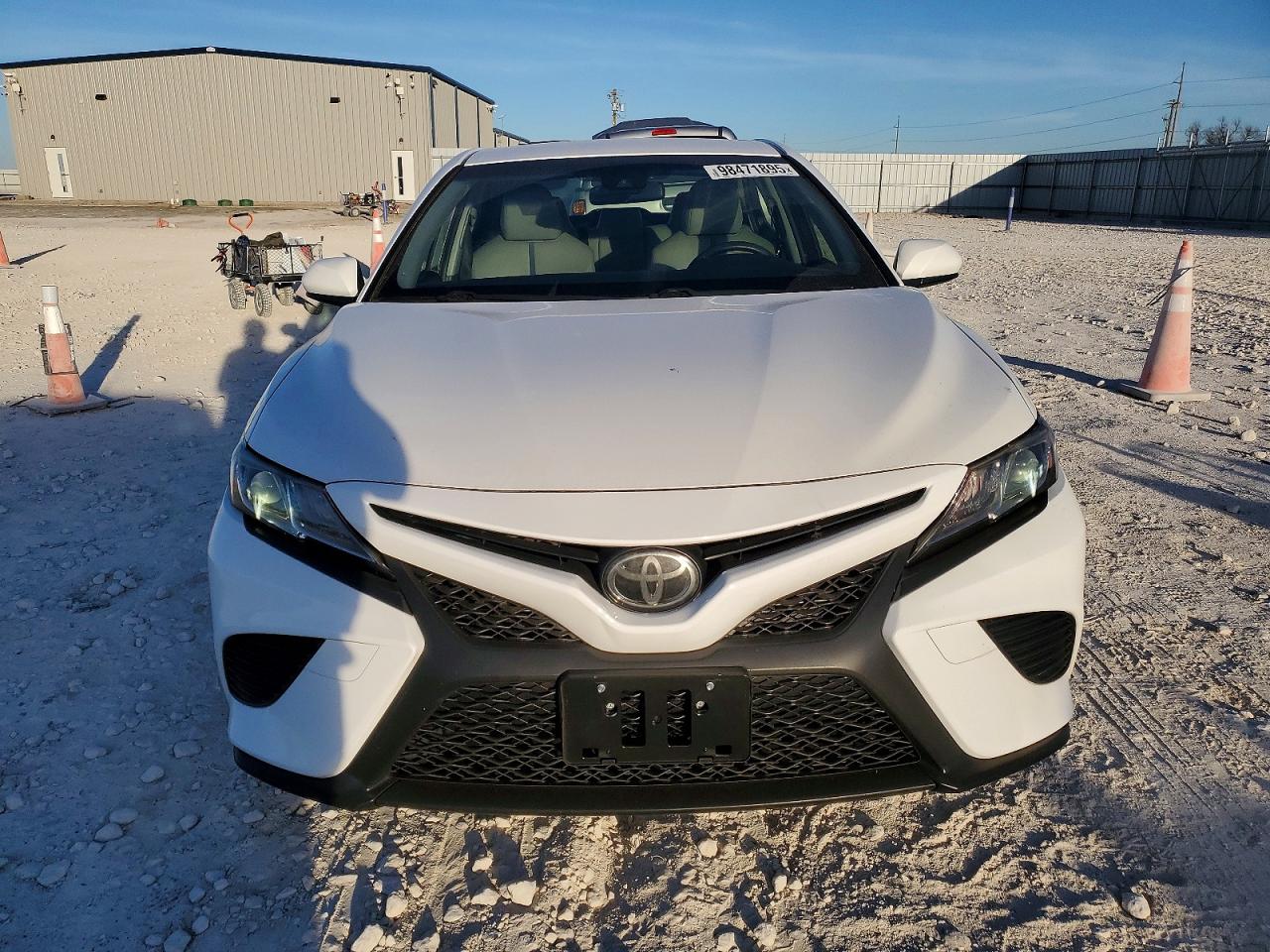 2018 TOYOTA CAMRY L photo 5