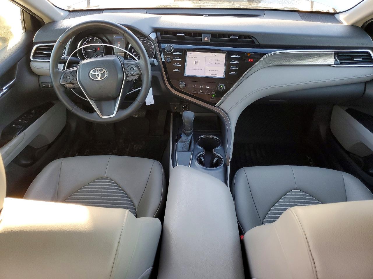 2018 TOYOTA CAMRY L photo 8