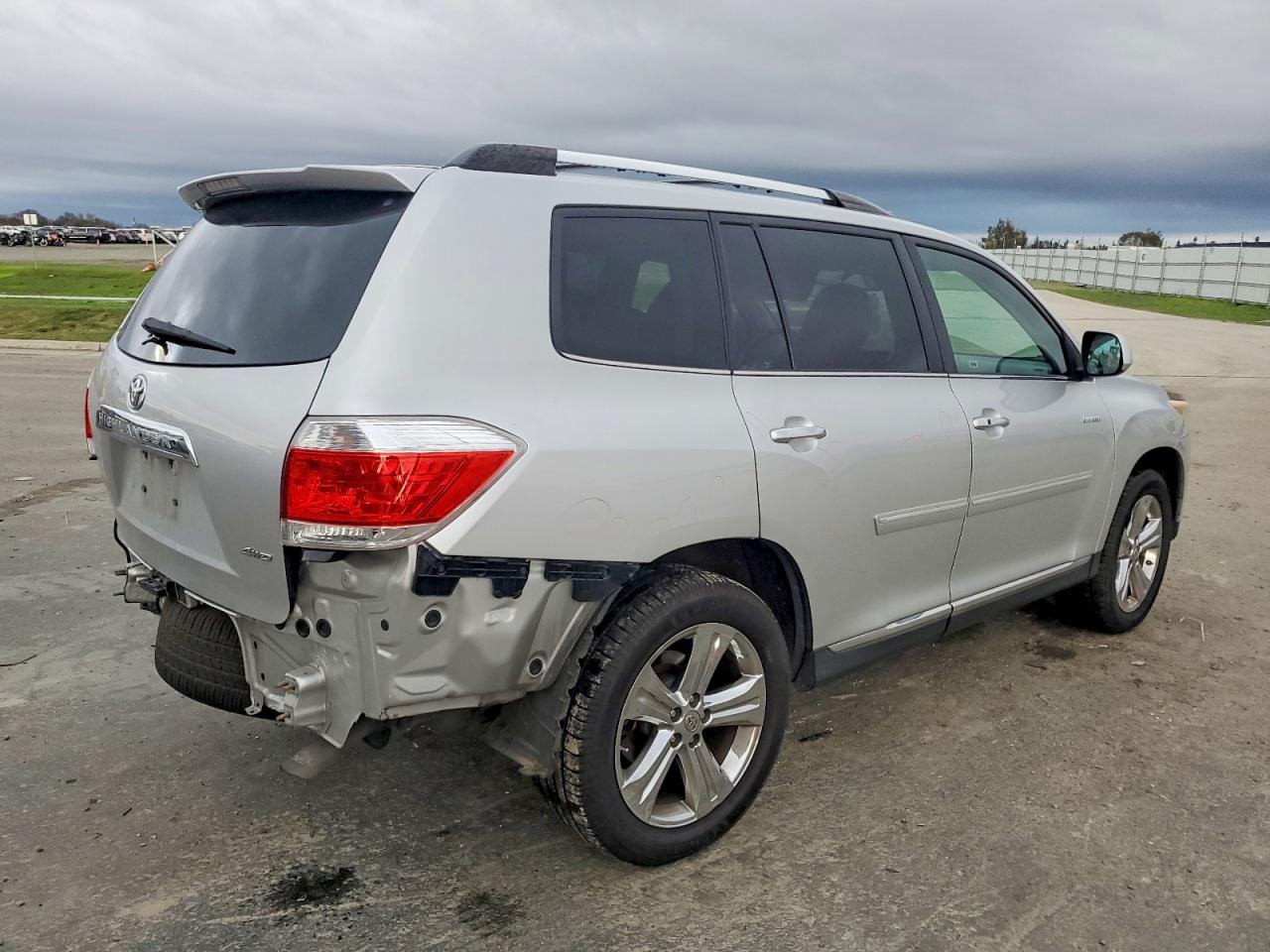 2011 TOYOTA HIGHLANDER LIMITED photo 5